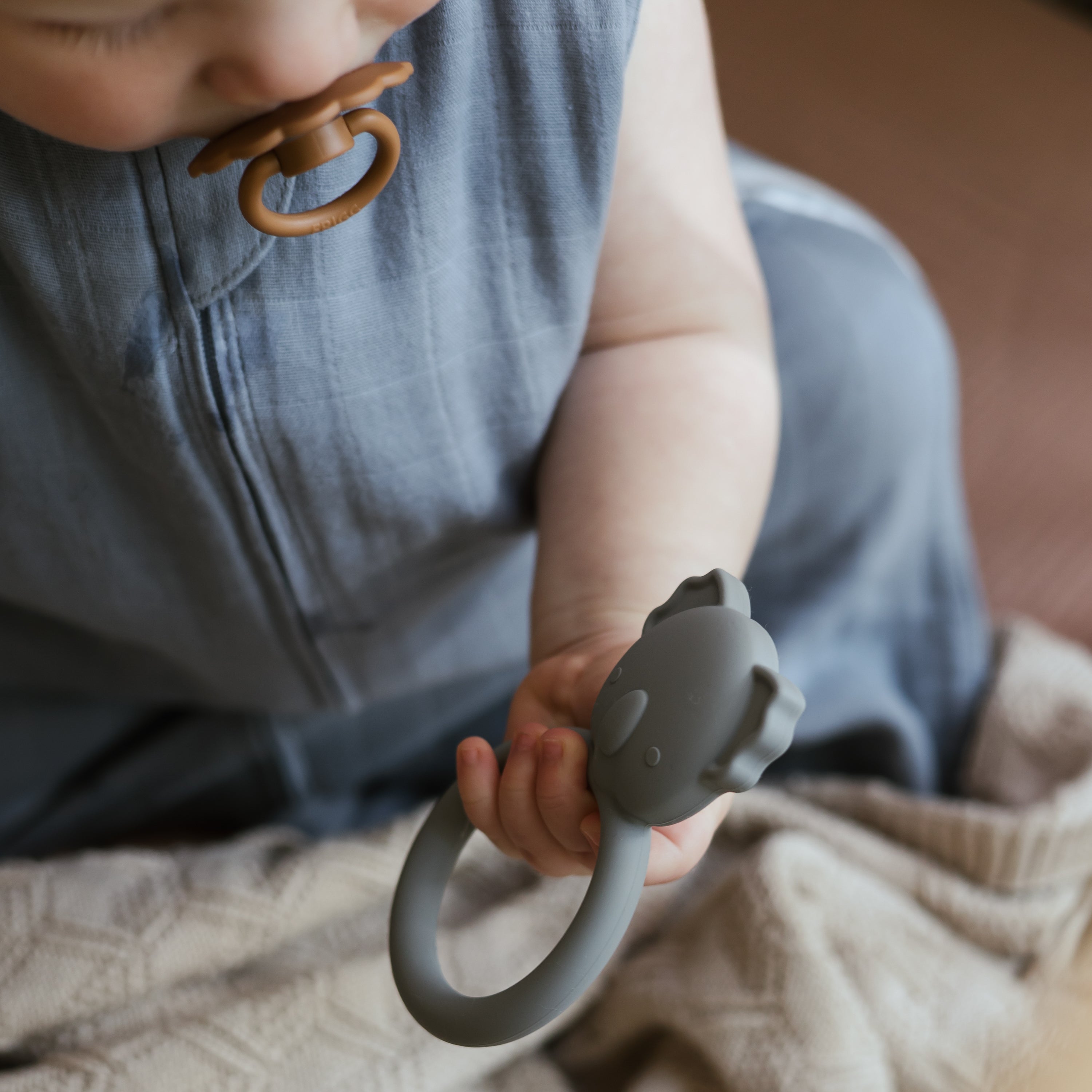 Image of FRIGG Daisy Silicone Pacifier 2-Pack